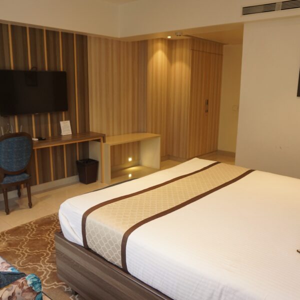 best rooms in thane